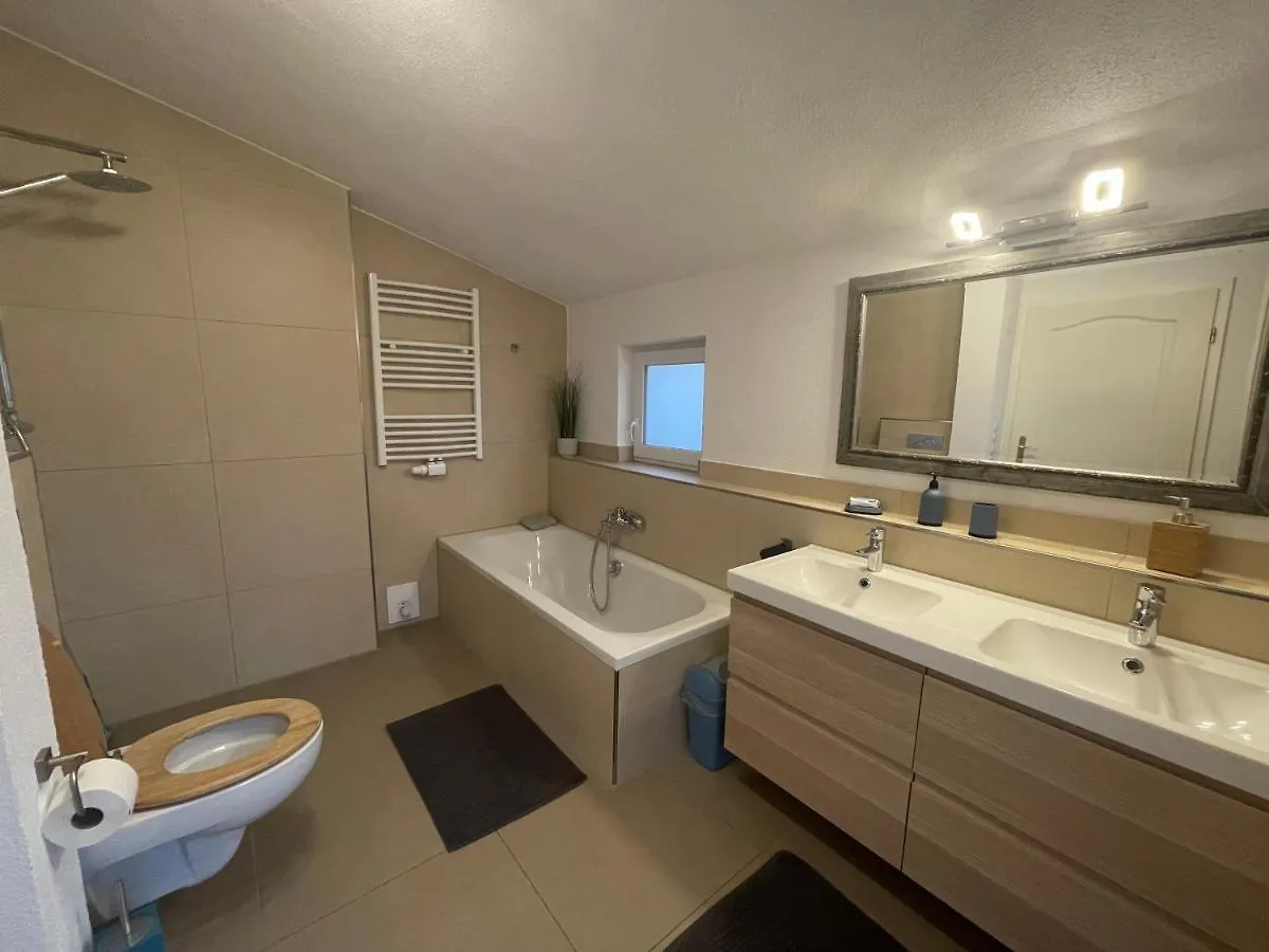 Homestay #7 Doppelzimmer Mit Gemeinschaftsbad Memmingen